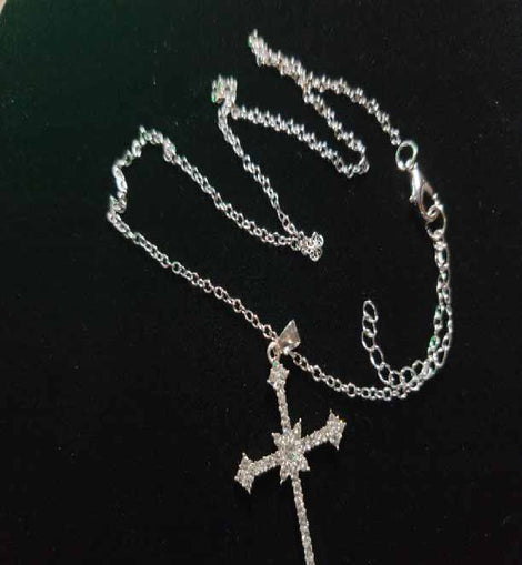 New 2023 Crystal Zircon Budded Cross Pendant Necklace & Gift Box