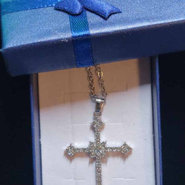 New 2023 Crystal Zircon Budded Cross Pendant Necklace & Gift Box